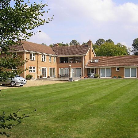 Meadow House Hotel Burwell  Exterior photo